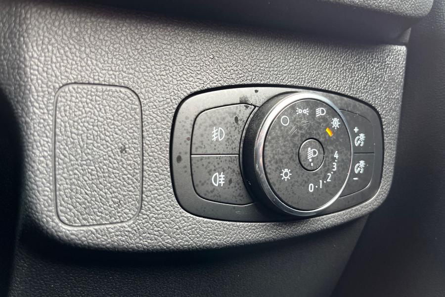 Ford FOCUS Photo autoimg-f3cecf81d3dcb20c1bd19f5e4e9adfa49094c9ea.jpg