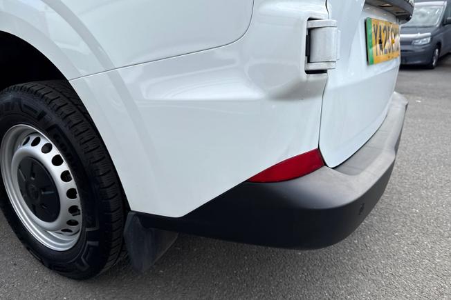 VOLKSWAGEN E-Transporter Photo 32