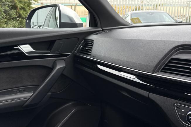 AUDI SQ5 Photo 35