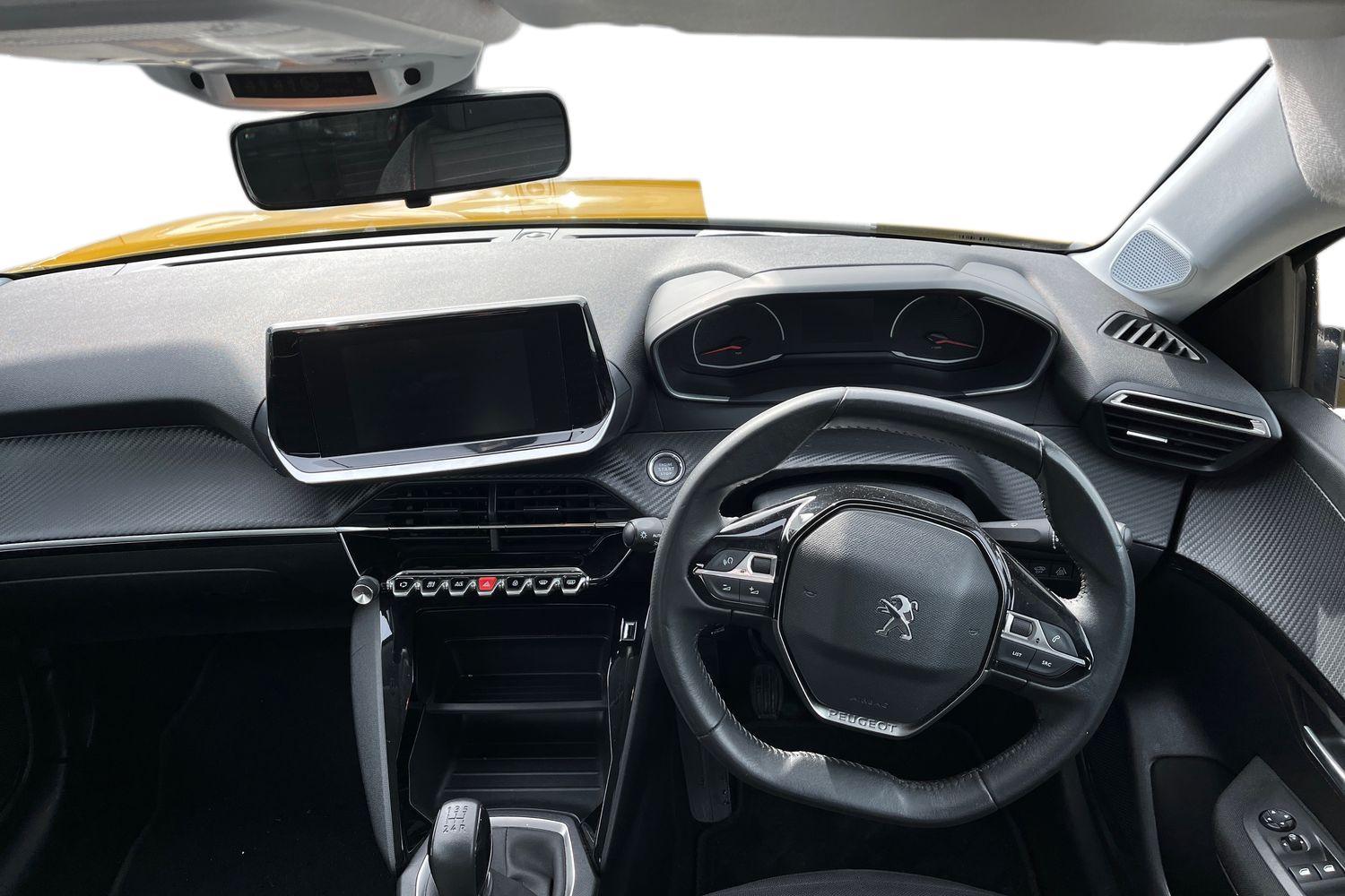 Peugeot 208 Photo 10