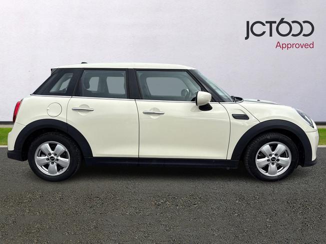 MINI Hatch Photo 4
