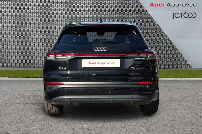 Audi Q4 e-tron Photo 7