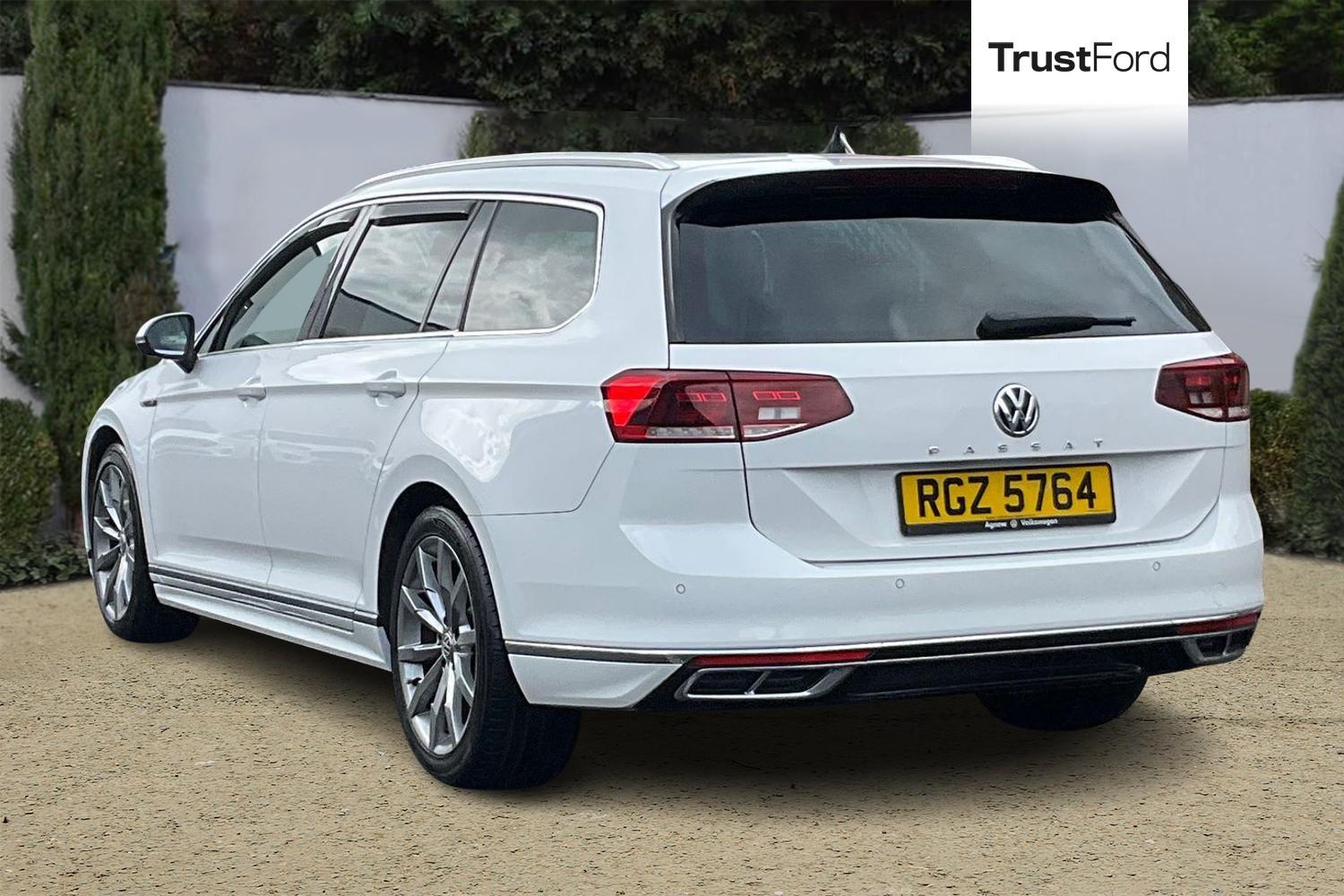 Volkswagen PASSAT Photo 1
