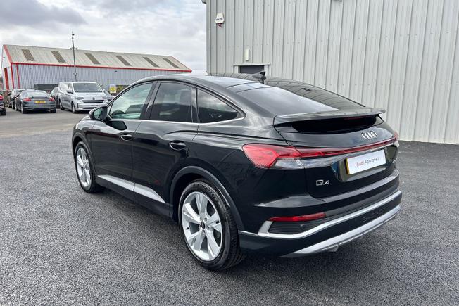 AUDI Q4 E-Tron Photo 23