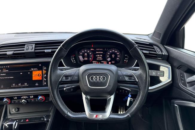 AUDI Q3 Photo 11