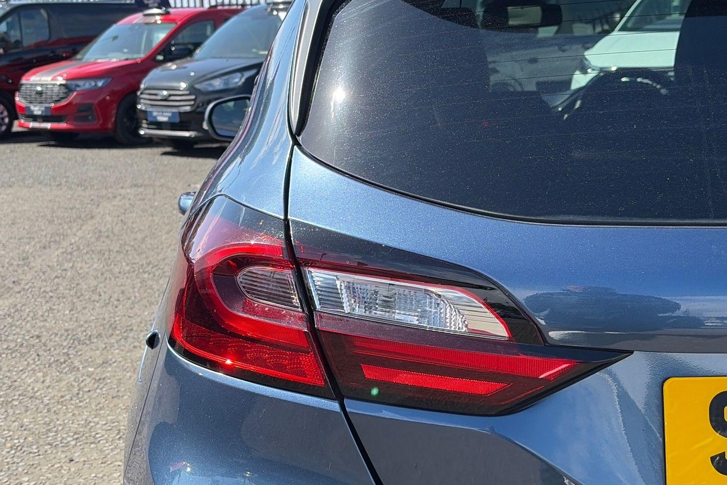 Ford Fiesta Photo 36