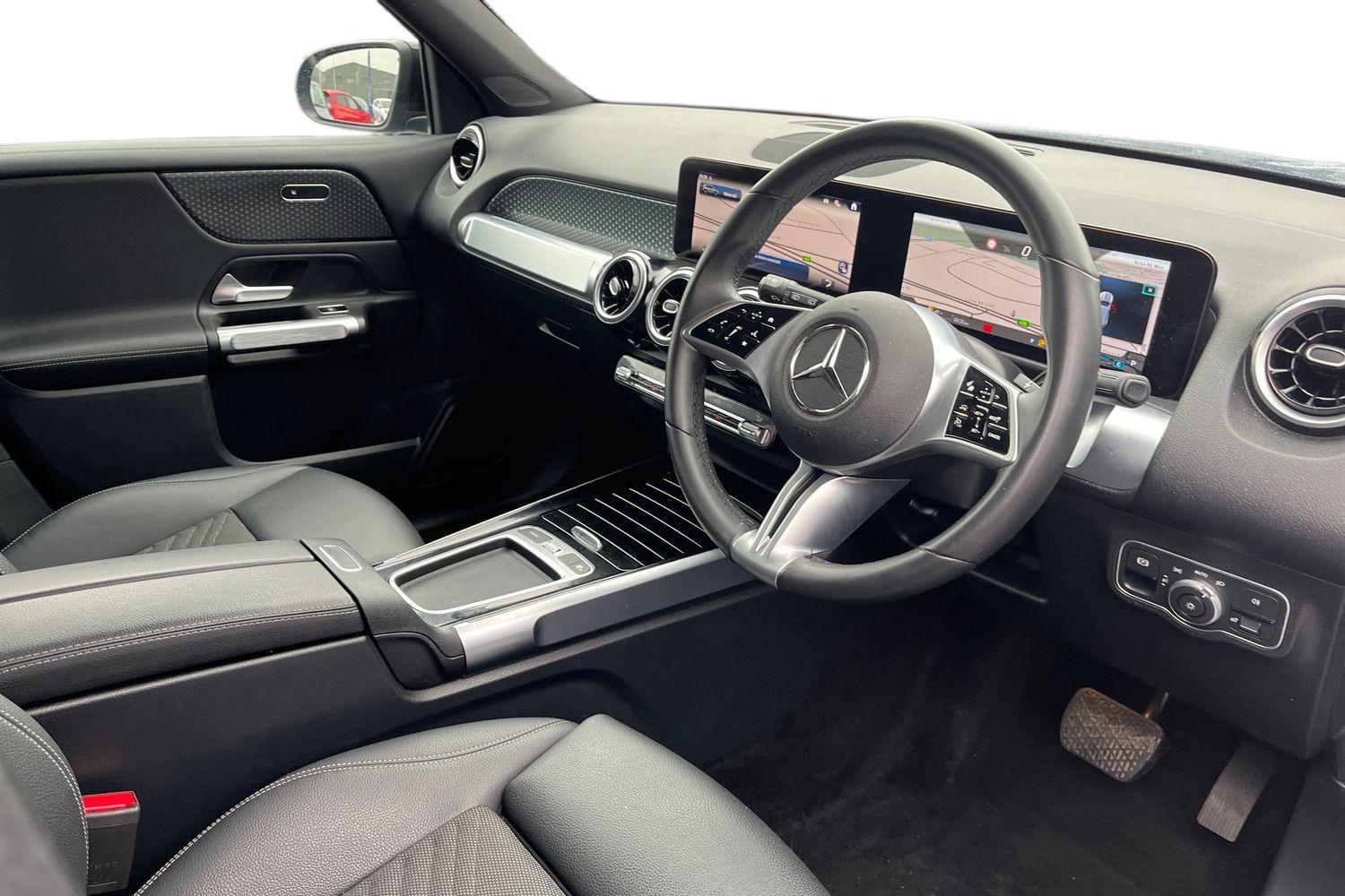 Mercedes-Benz GLB Photo 8