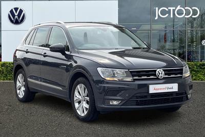 2017 VOLKSWAGEN Tiguan 2.0 TDI SE Navigation SUV 5dr Diesel DSG 4Motion Euro 6 (s/s) (150 ps) at JCT600