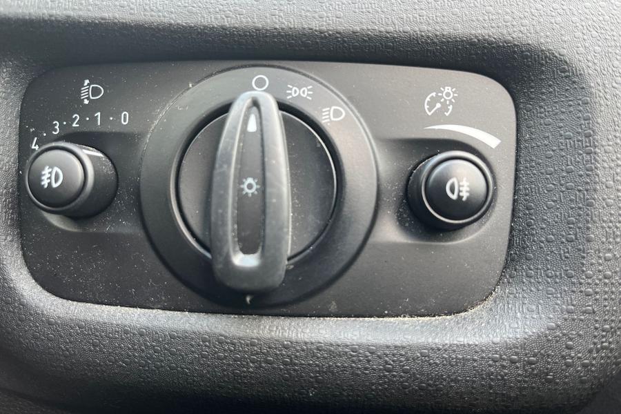 Ford FIESTA Photo autoimg-f3f93727f540b84017ce446bf314051619bdcb73.jpg