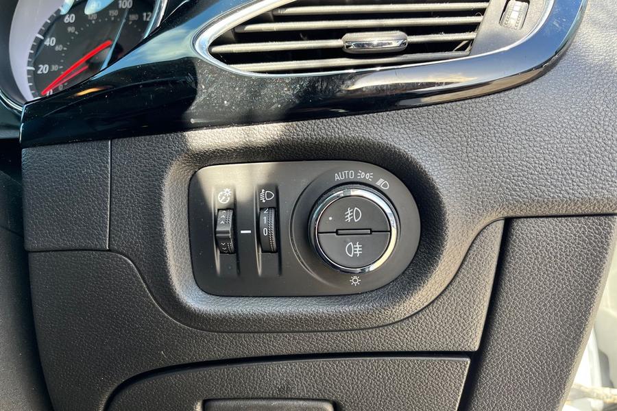 Vauxhall ASTRA Photo autoimg-f3fa3c690d4c6ef119496da01134105b6c3d247b.jpg
