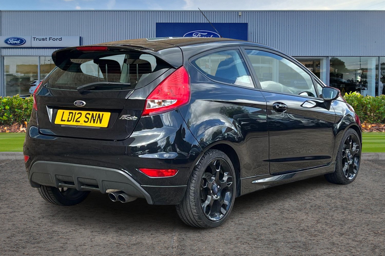FORD FIESTA Photo 3