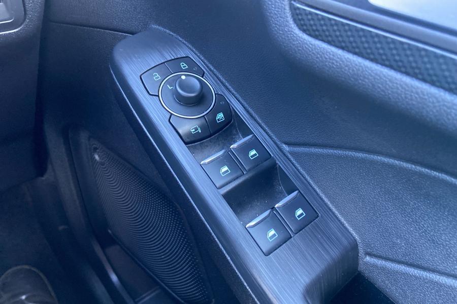 Ford KUGA Photo autoimg-f3fc84c7be07ce390f1ec9c0f9a59adb3a4e0f52.jpg
