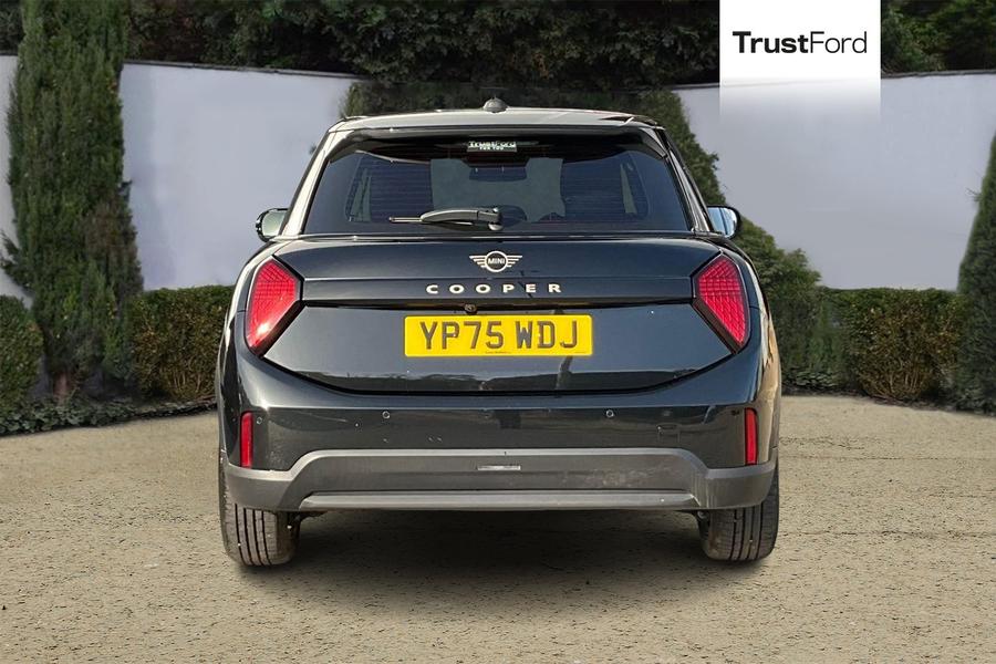 MINI COOPER Photo autoimg-f3fcc2534109645d3d93a4d1de8842b4f238f2fb.jpg