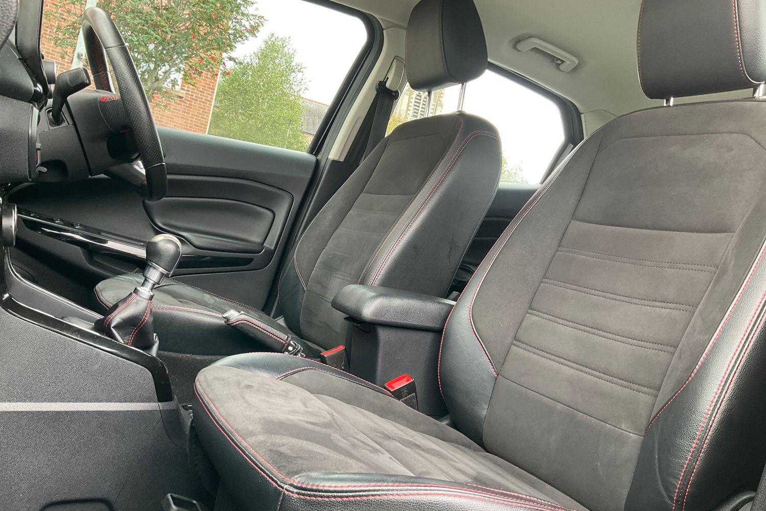 Ford ECOSPORT Photo 18