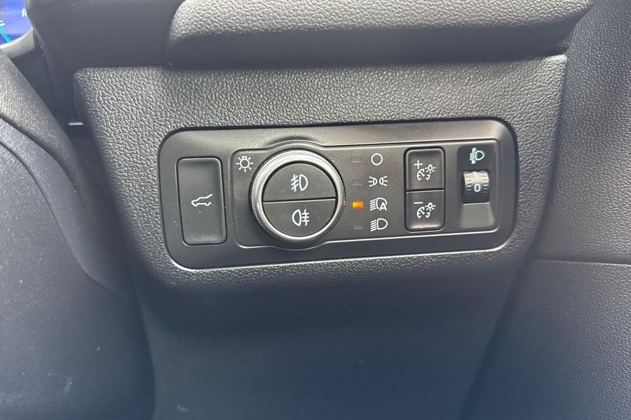 Ford KUGA Photo autoimg-f406e82ee394066c558f0742b06d87f8dc56b66d.jpg