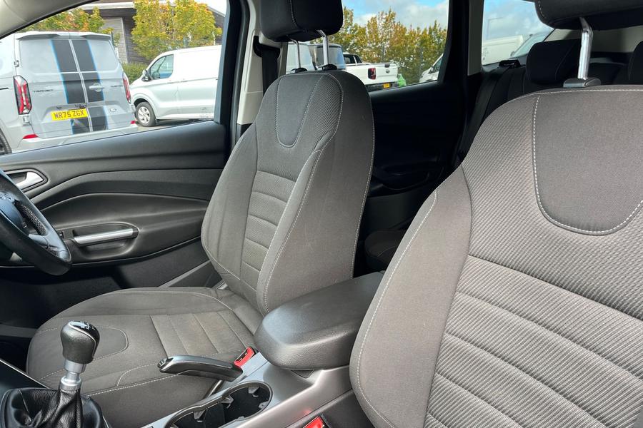 Ford KUGA Photo autoimg-f407ac498a9137b60c7a7c2aaae0a9fe71c5f0f0.jpg
