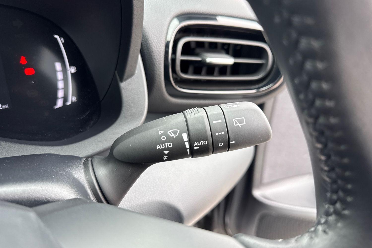 Toyota YARIS CROSS Photo 14