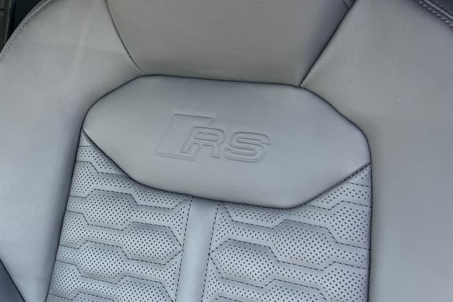 AUDI Rsq8 Photo 42