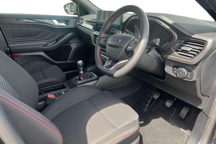 Ford FOCUS Photo autoimg-f411a6b7d809d8d6f50c76d7c52d7da54f68e4dc.jpg
