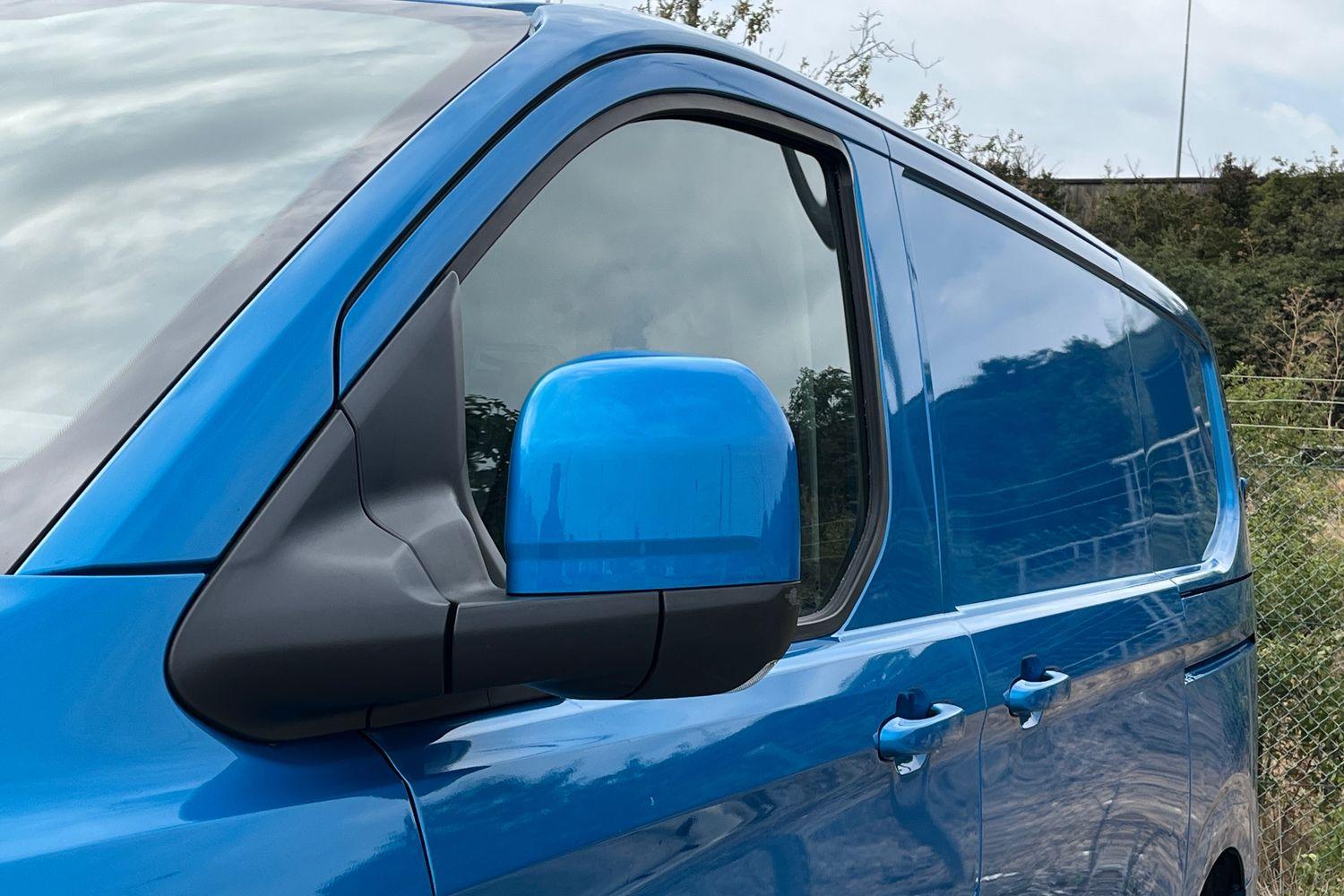 Ford E-Transit Custom Photo 27