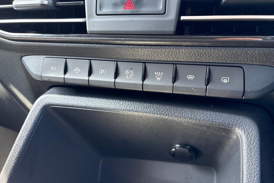 Used FORD TRANSIT CONNECT WR75HZY 29