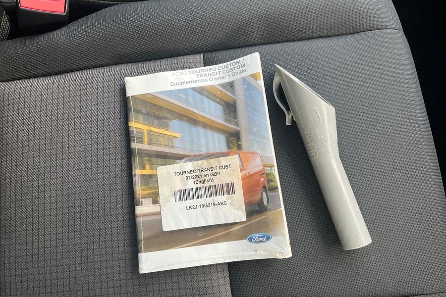 Ford TRANSIT CUSTOM Photo autoimg-f41b0df0eb6185907059084b7ab69cbfb99eec7e.jpg