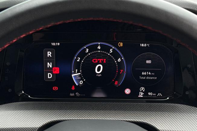 VOLKSWAGEN Golf Photo 28