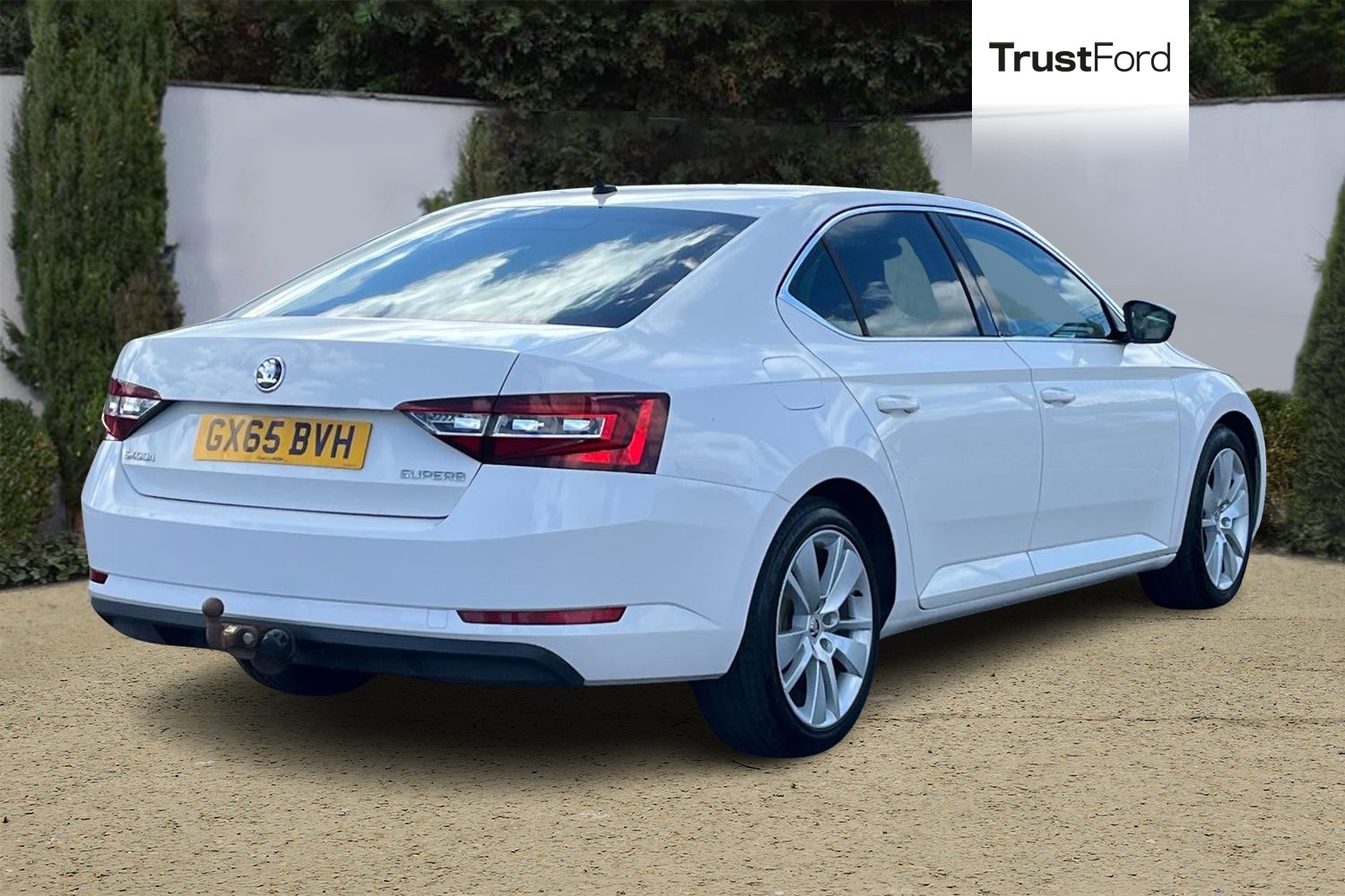 Skoda SUPERB Photo 3