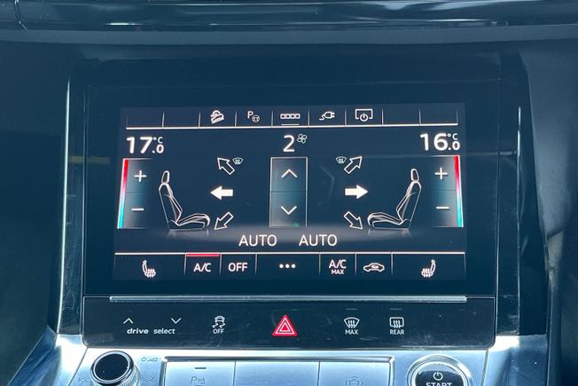 AUDI Q8 E-Tron Photo 32