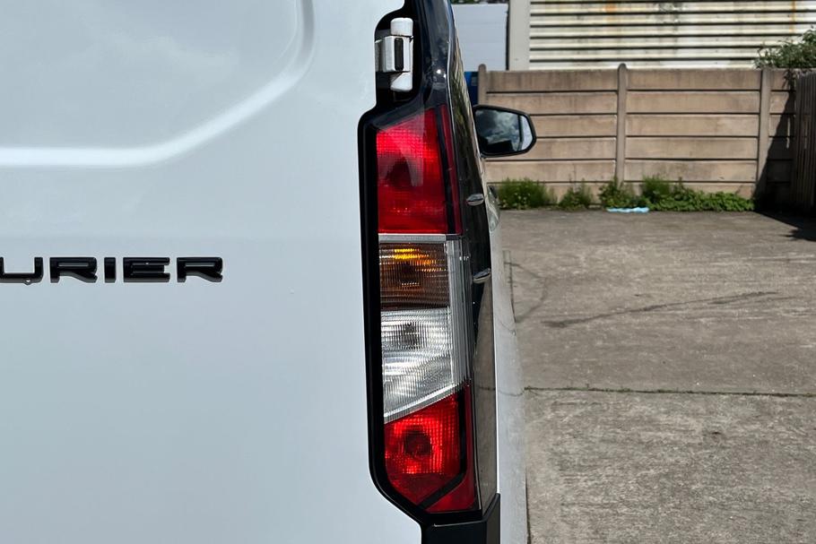 Used Ford TRANSIT COURIER LE24JNN 18