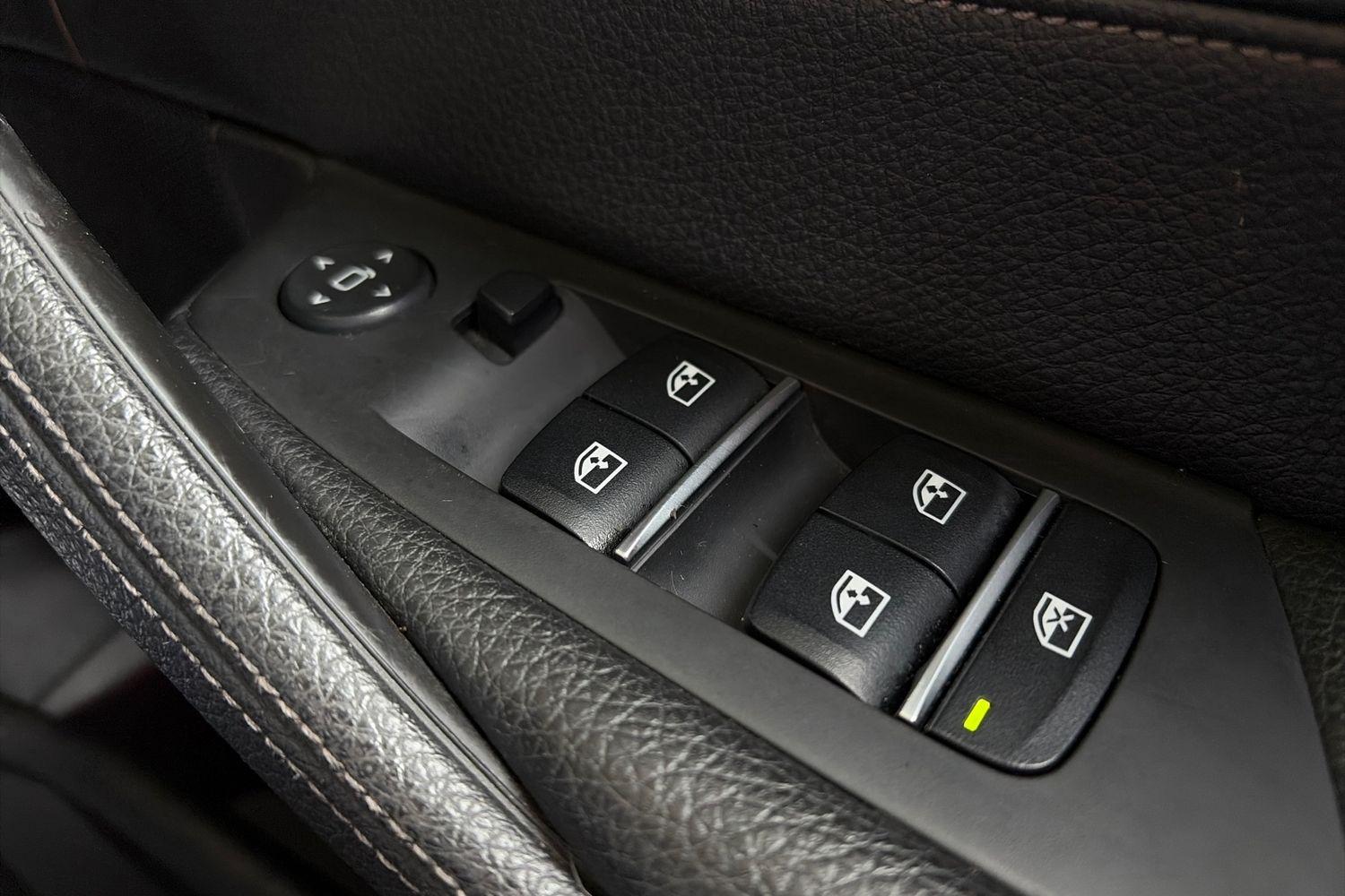 BMW 5 SERIES Photo 15