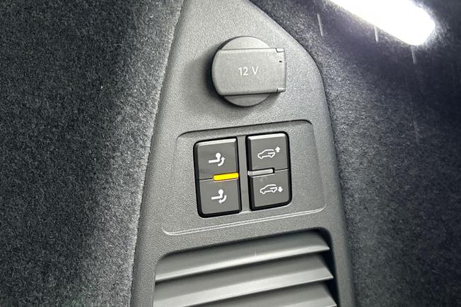 VOLKSWAGEN Touareg Photo 50