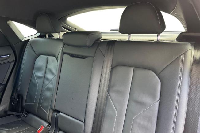 AUDI Q3 Photo 10