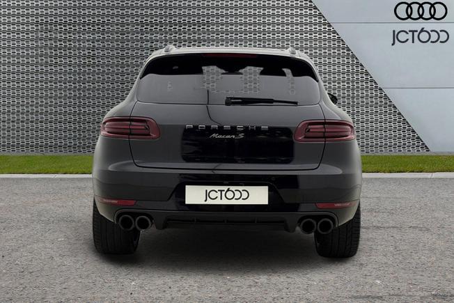 PORSCHE Macan Photo 7