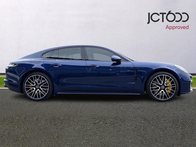 PORSCHE Panamera Photo 4