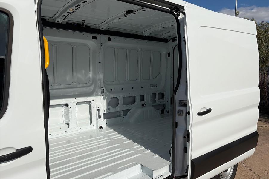 Ford E-TRANSIT Photo autoimg-f42c6440b406f116320a719011cb0e335869546b.jpg
