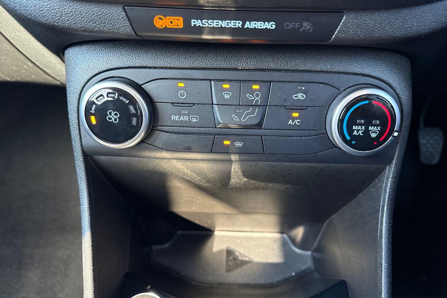 Ford FIESTA Photo 22