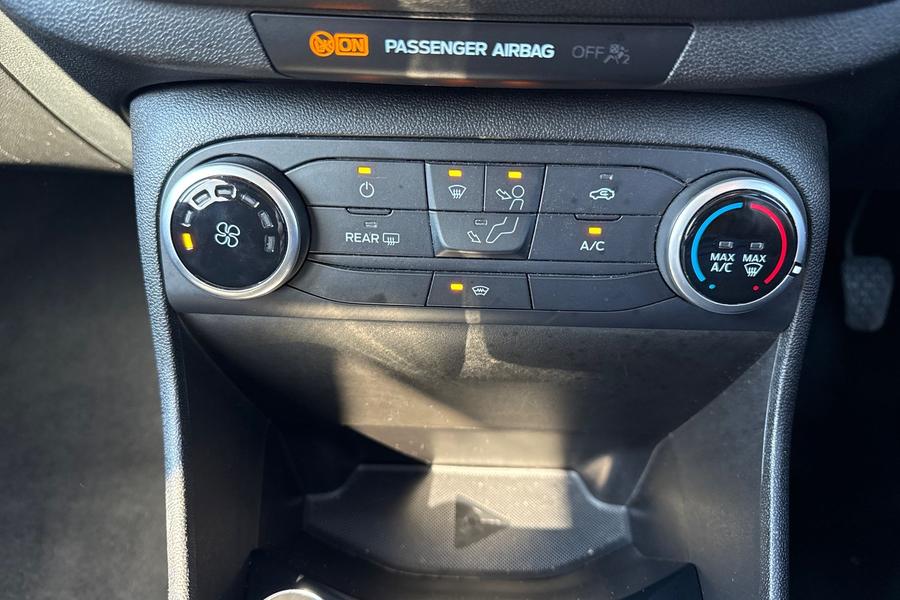 Ford FIESTA Photo autoimg-f42c6cf4eb333420038650d98bdd605fca0e95cc.jpg