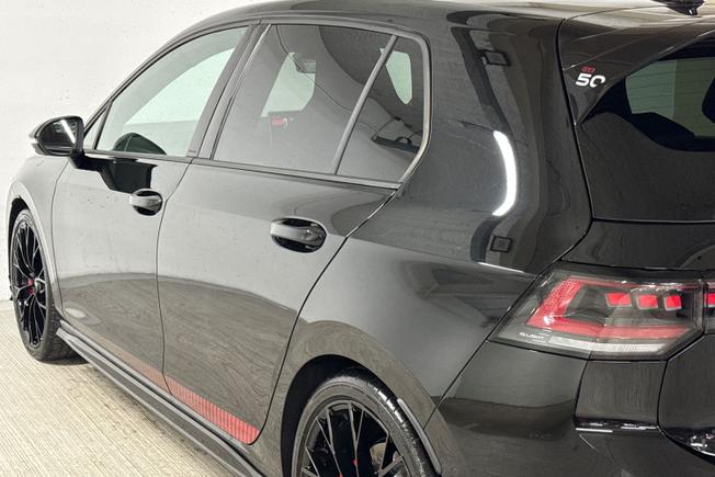 VOLKSWAGEN Golf Photo 32