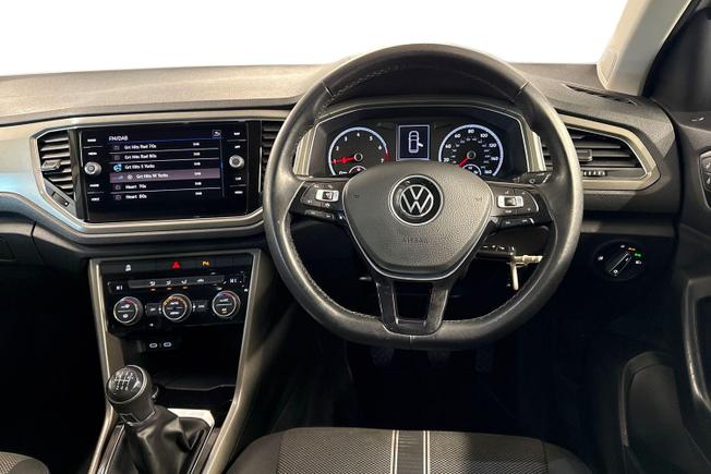 VOLKSWAGEN T-Roc Photo 11
