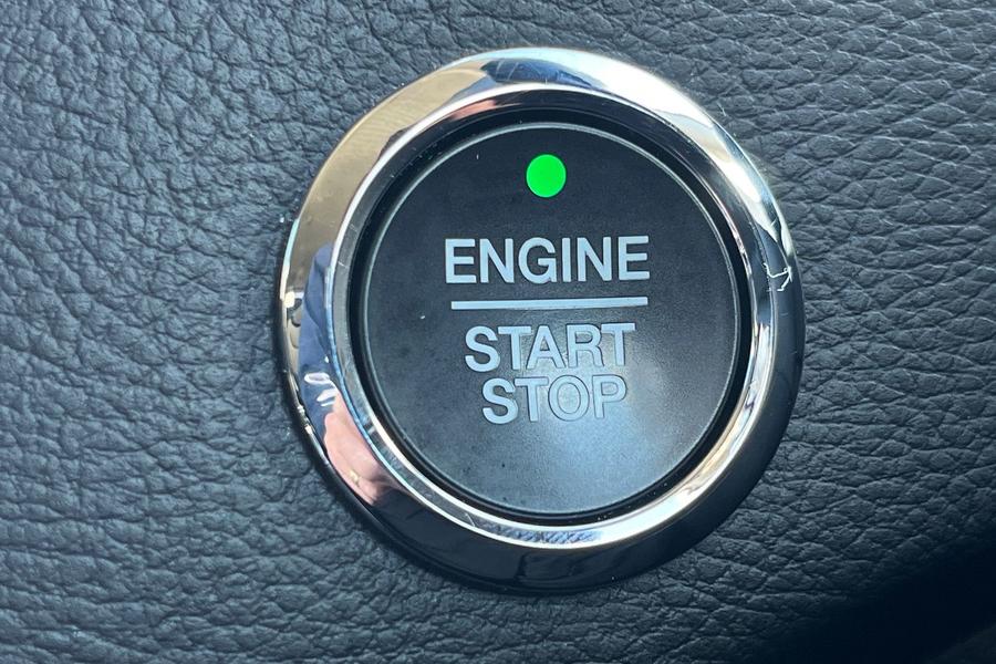 Ford S-MAX Photo autoimg-f43bd2830fe1a60f0f0dc6299f408328bf5cf70d.jpg