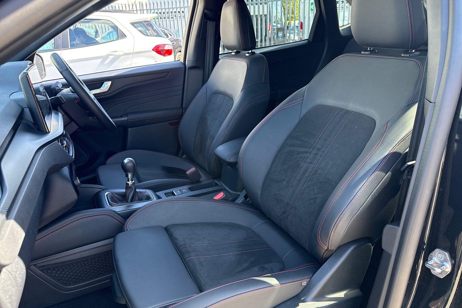 Ford KUGA Photo 18