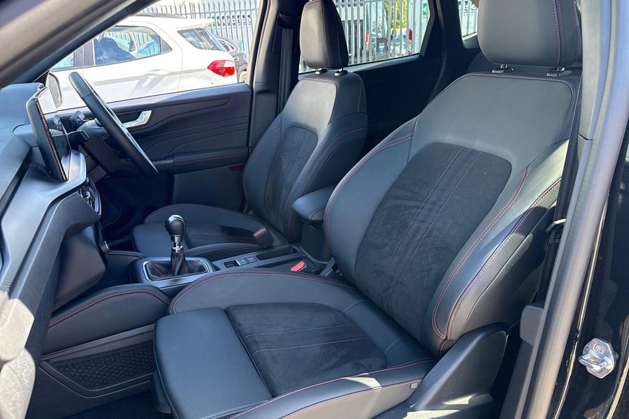 Ford KUGA Photo autoimg-f43f69f8502cd5472258532a75b36c0ed3d67fc7.jpg