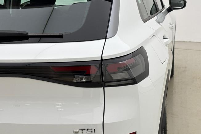VOLKSWAGEN T-Roc Photo 18