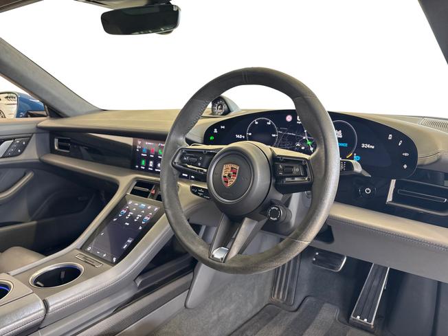 PORSCHE Taycan Photo 10