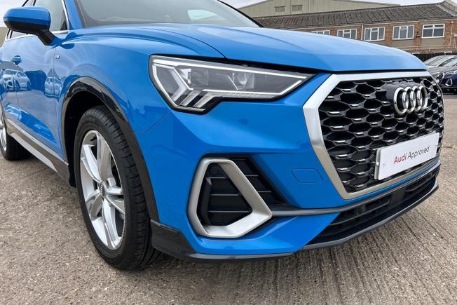 Audi Q3 Photo 29