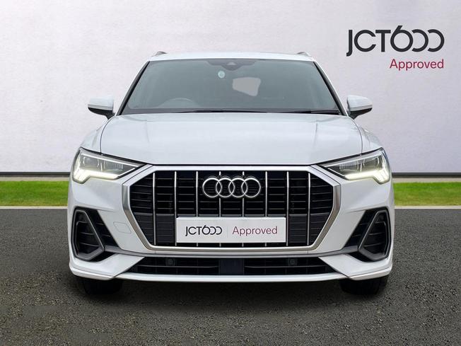 AUDI Q3 Photo 8