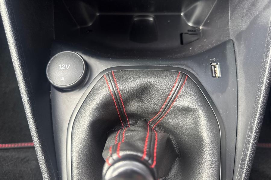 Ford FIESTA Photo autoimg-f444d1f3753fc89644b2f4d7bf34393ea50a8419.jpg