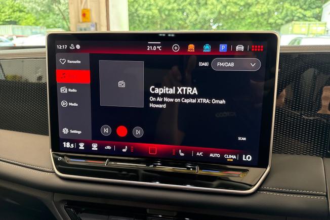 VOLKSWAGEN Tiguan Photo 13
