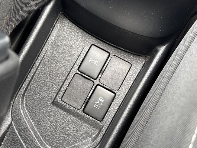 TOYOTA Yaris Photo 56
